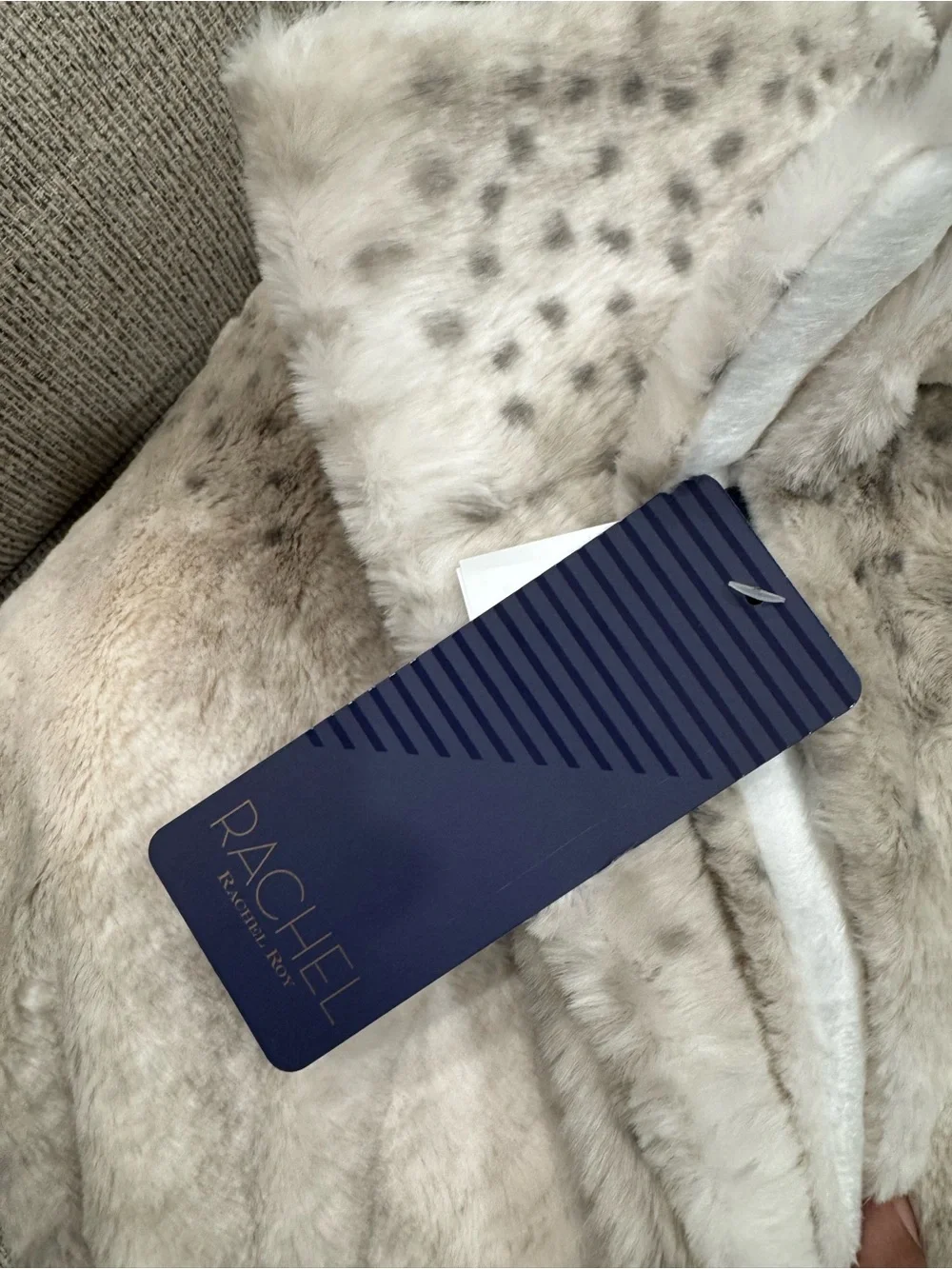 🎉LAST PIECE🎉RACHEL RACHEL‎ ROY 50×60 Spotted Faux Fur Throw